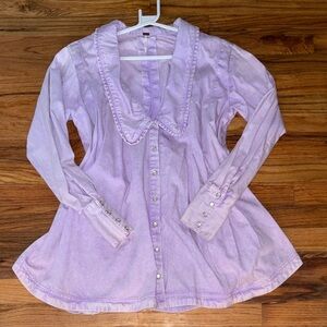 Free People Lilac denim jacket. 💯 cotton LIKE NEW! Runs Big, effortless style